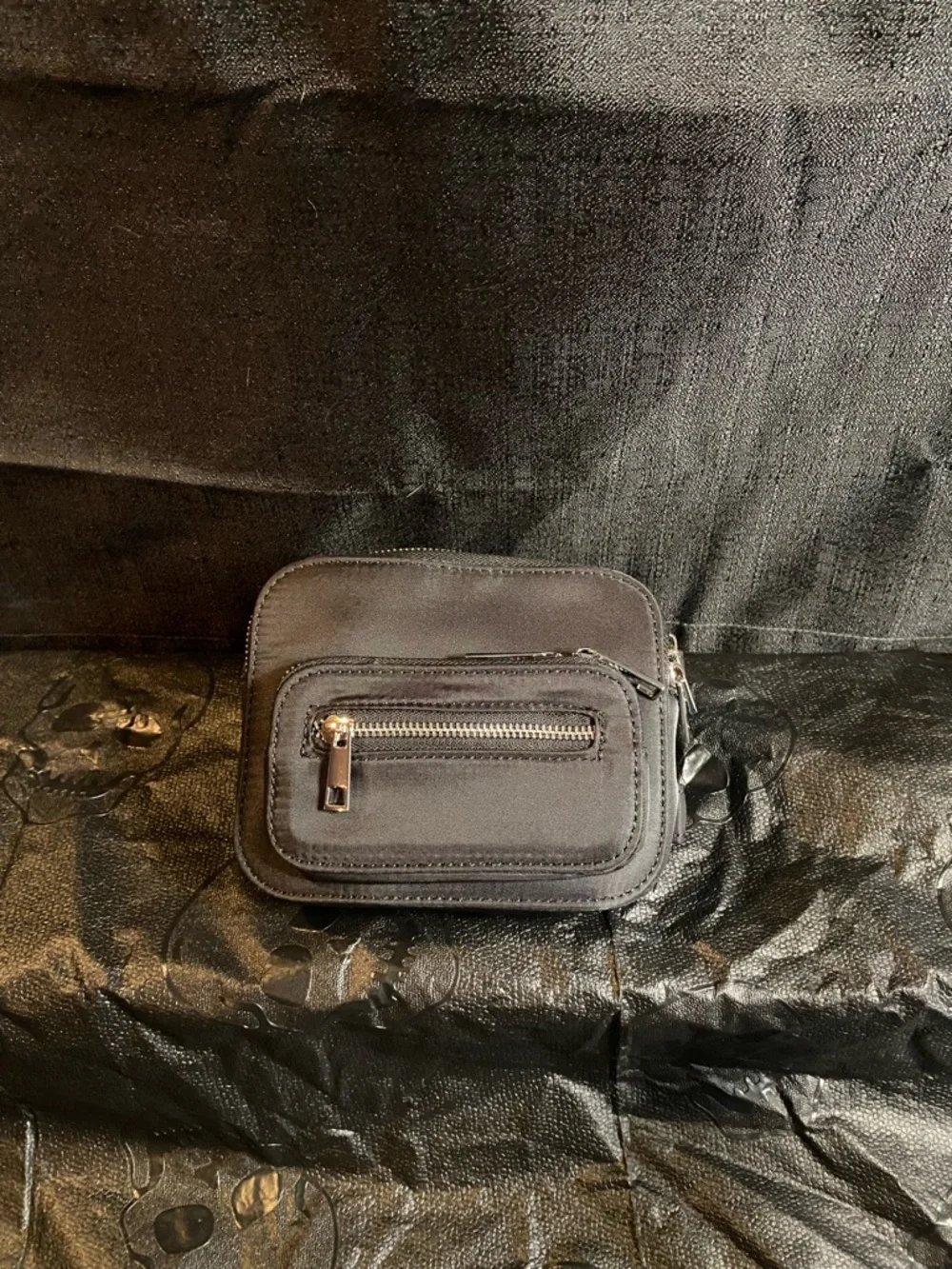 Black Compact Crossbody Pouch – Minimal Everyday Bag - Picture 2 of 3